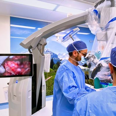 عمليات أورام و نزيف المخ بالميكروسكوب الجراحى